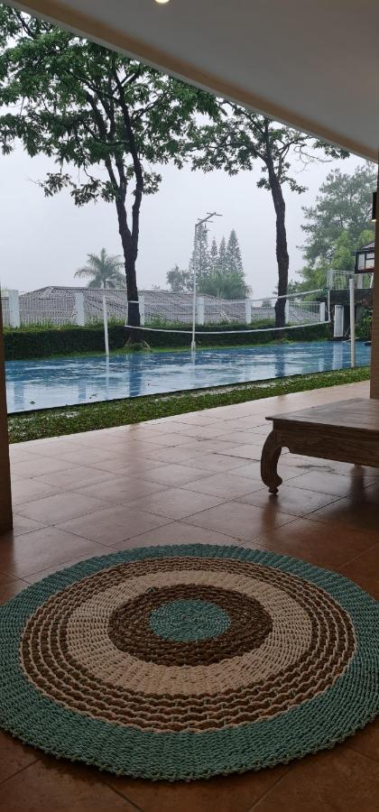 Villa Aurora Cisarua Exterior photo