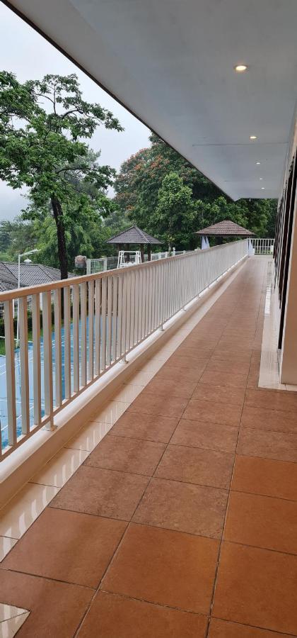 Villa Aurora Cisarua Exterior photo